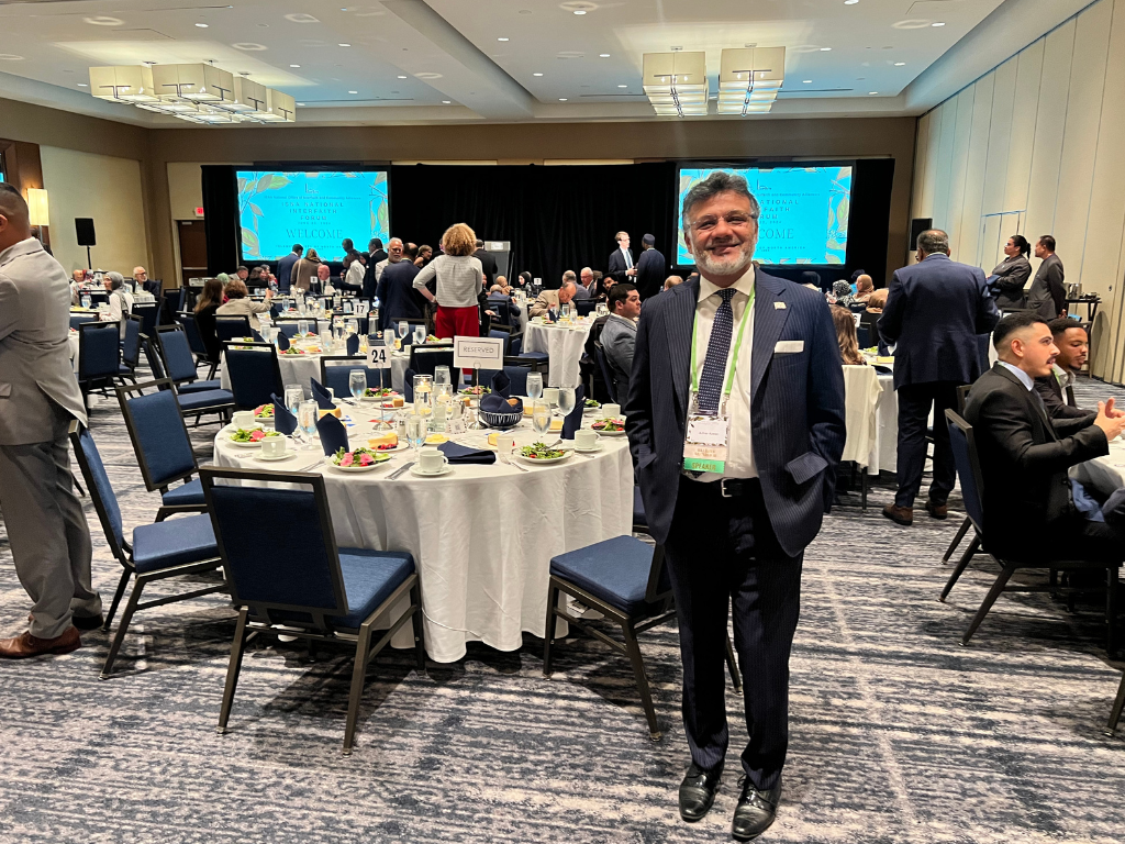 672503dc378e82de0afb0ba7_ftusergal_