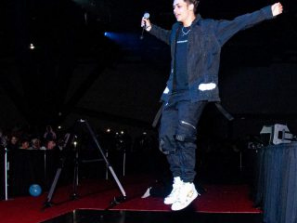 6725117d378e82de0afb1d18_ftusergal_